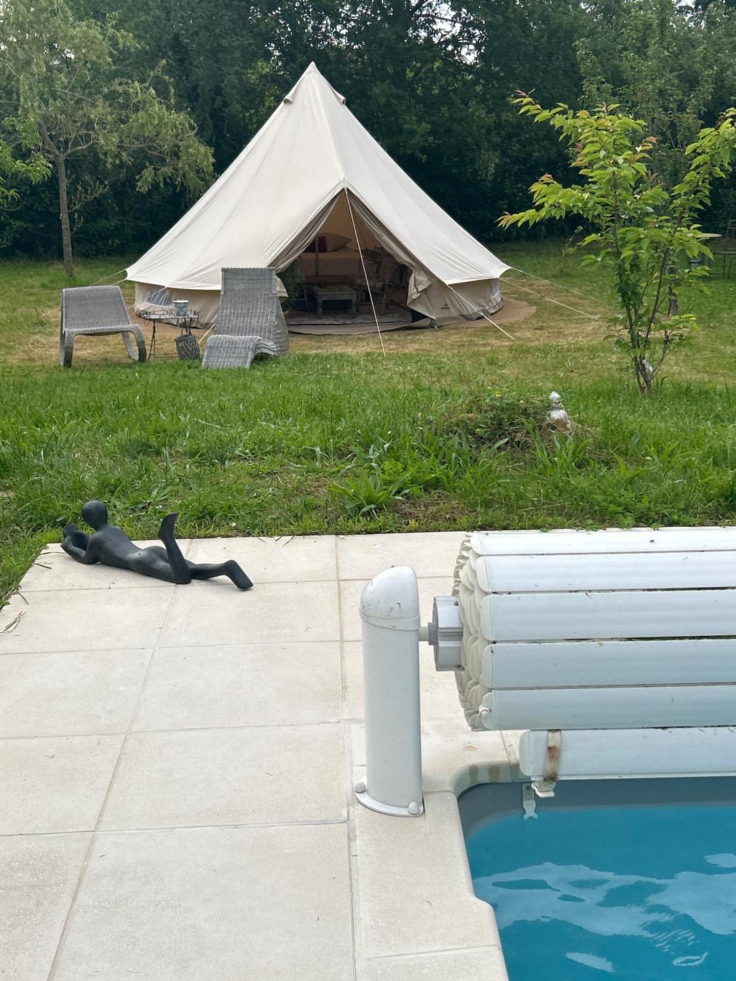 Chambre Au Jardin Tente De Charme Eguzon-Chantome Exteriör bild