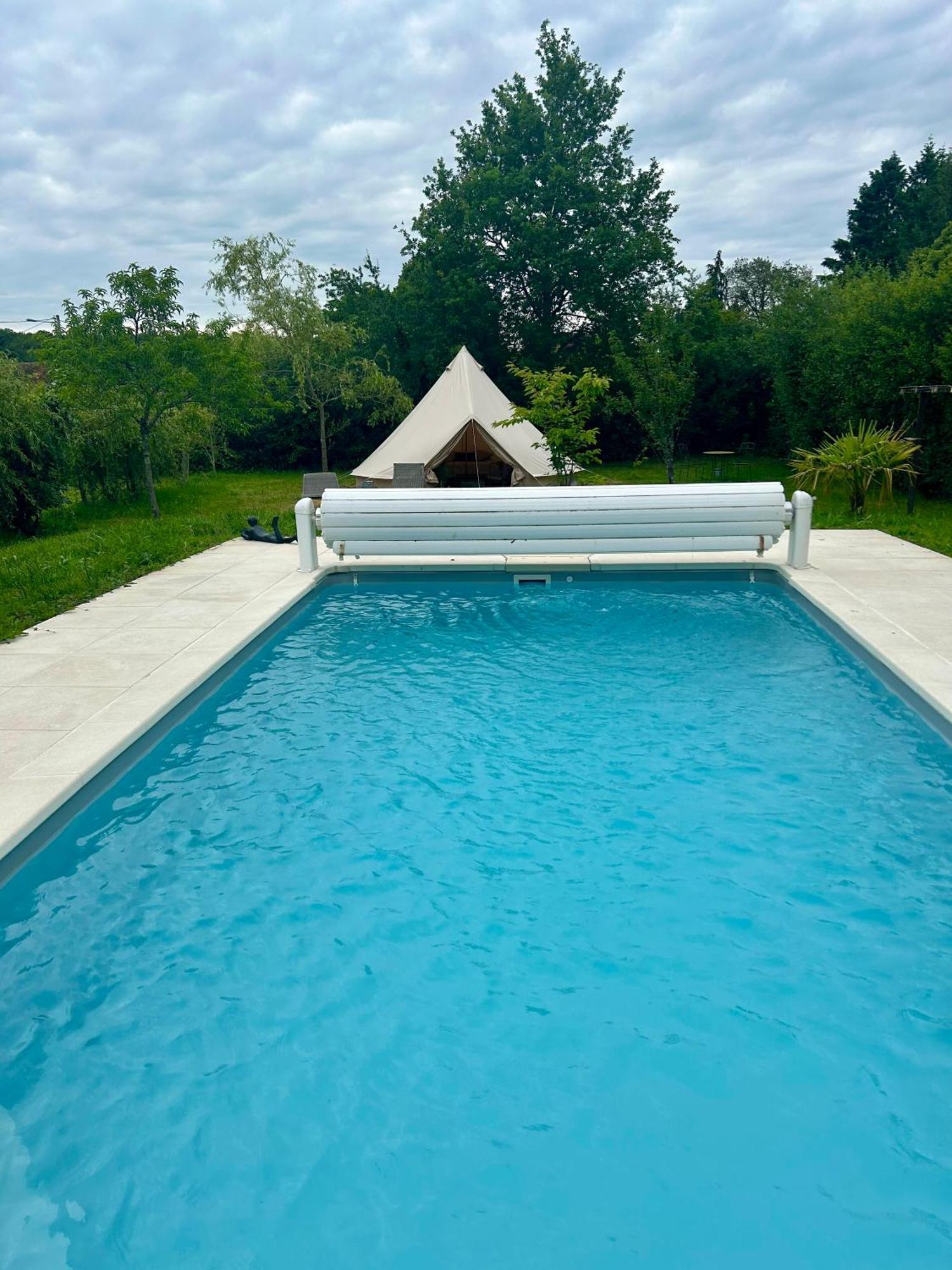 Chambre Au Jardin Tente De Charme Eguzon-Chantome Exteriör bild