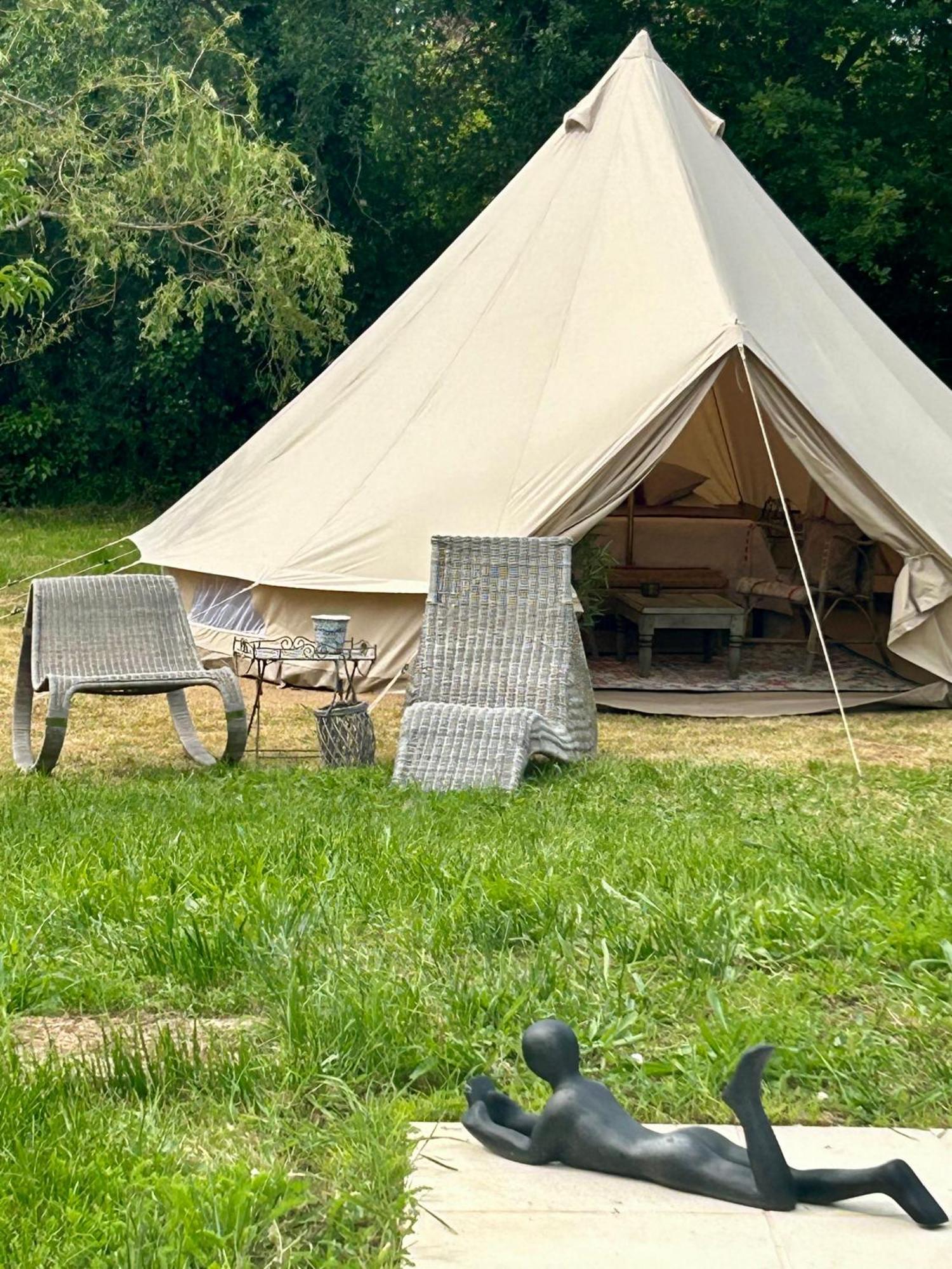 Chambre Au Jardin Tente De Charme Eguzon-Chantome Exteriör bild
