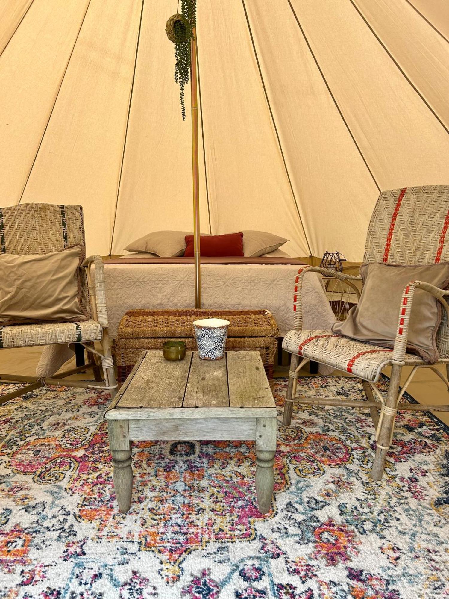 Chambre Au Jardin Tente De Charme Eguzon-Chantome Exteriör bild